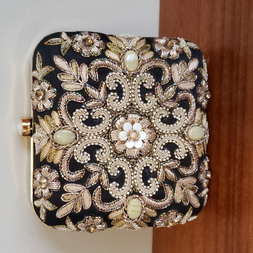 Beaded Indian box bag NWOT